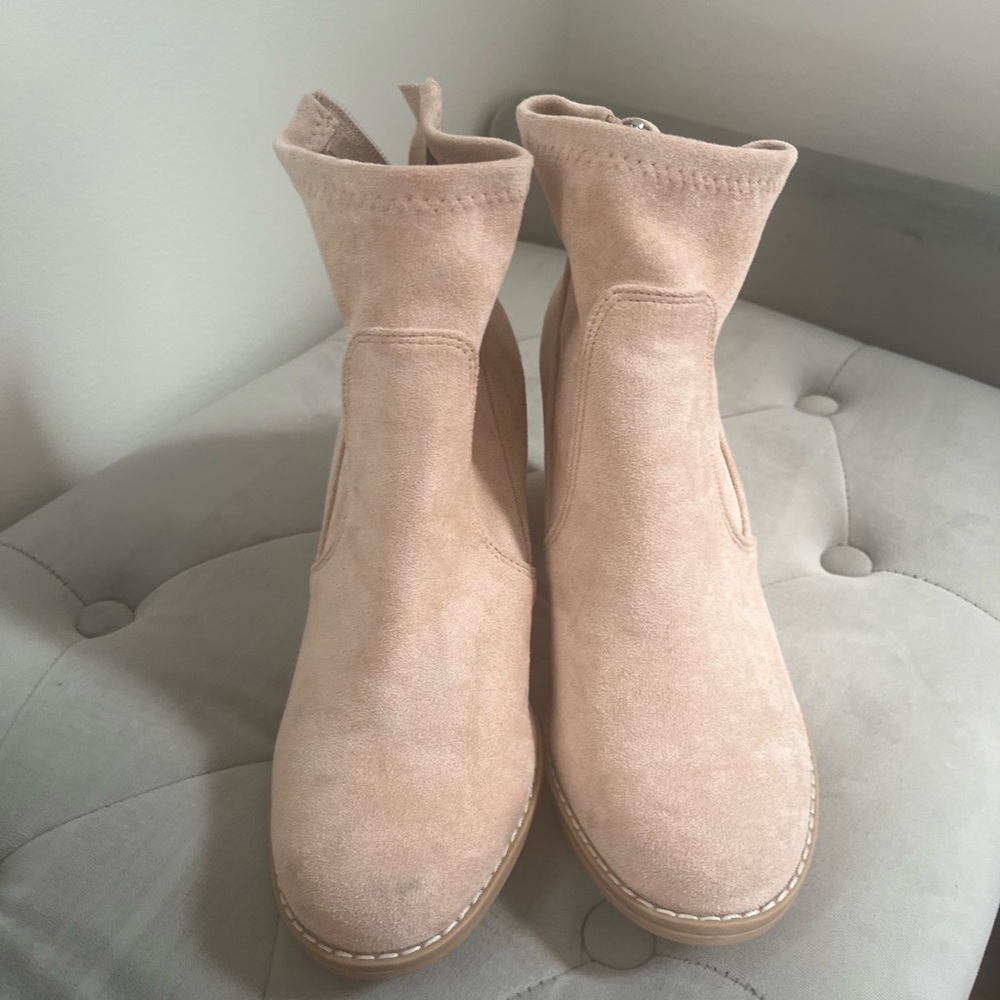 Stylish Suede Blush Ankle Boots for Women